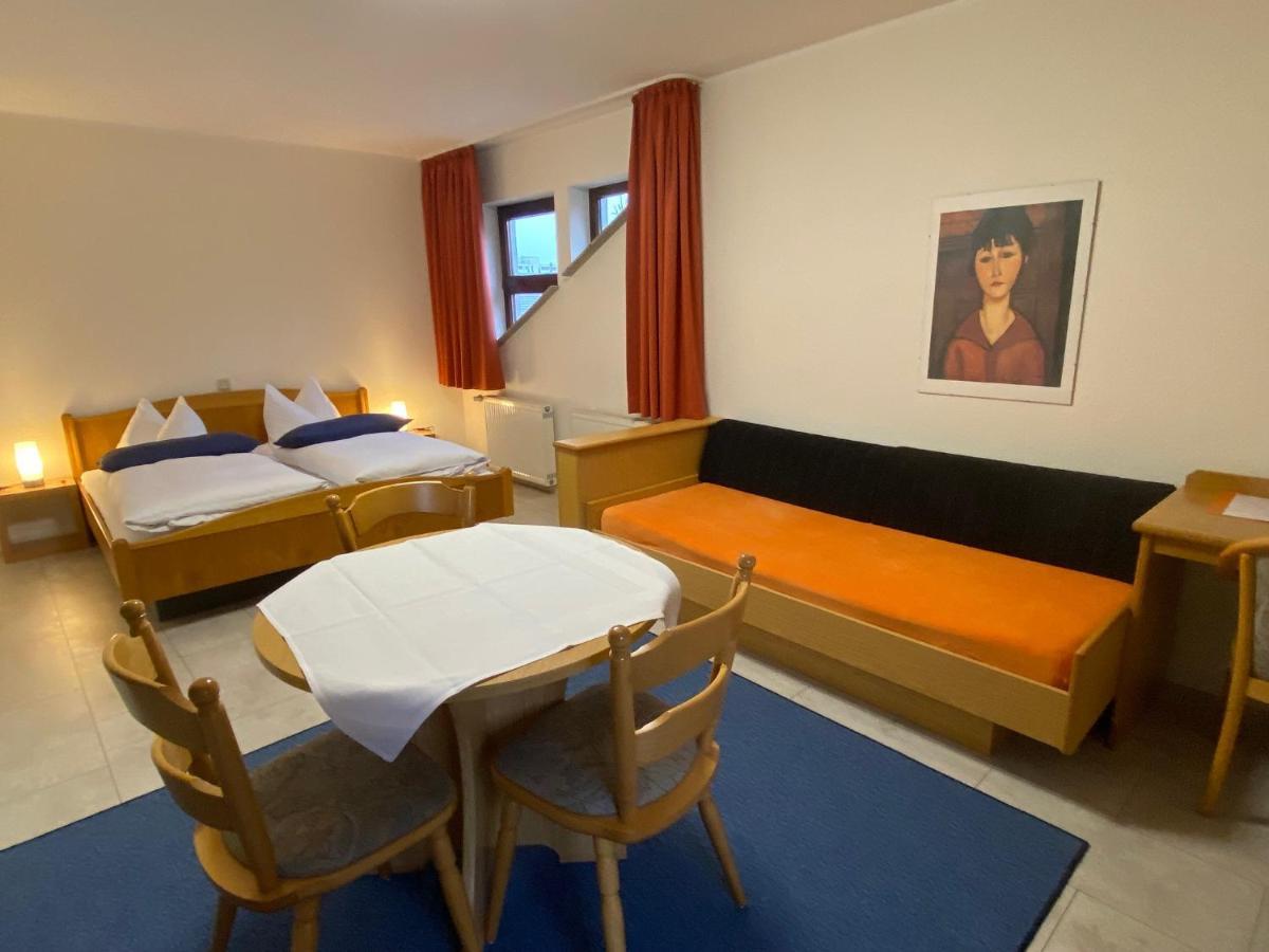 Hotel Janssen بودينهايم المظهر الخارجي الصورة
